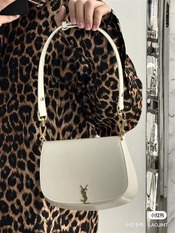 2026224192625926 800